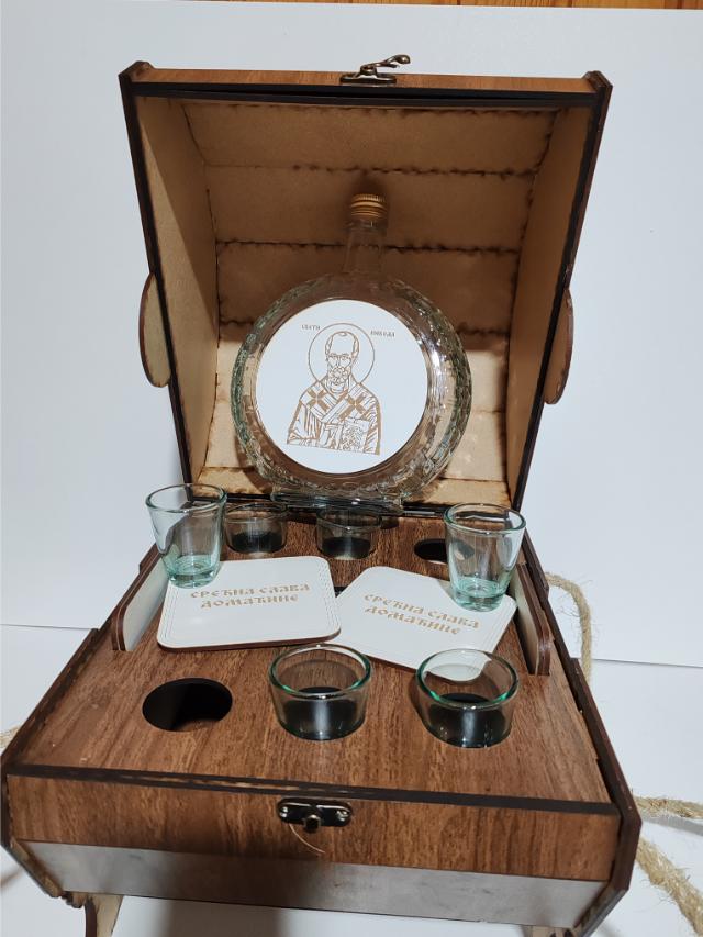 Poklon za slavu- Mini bar drveno bure "Svetac koji čuva dobru rakiju" - Slika 5